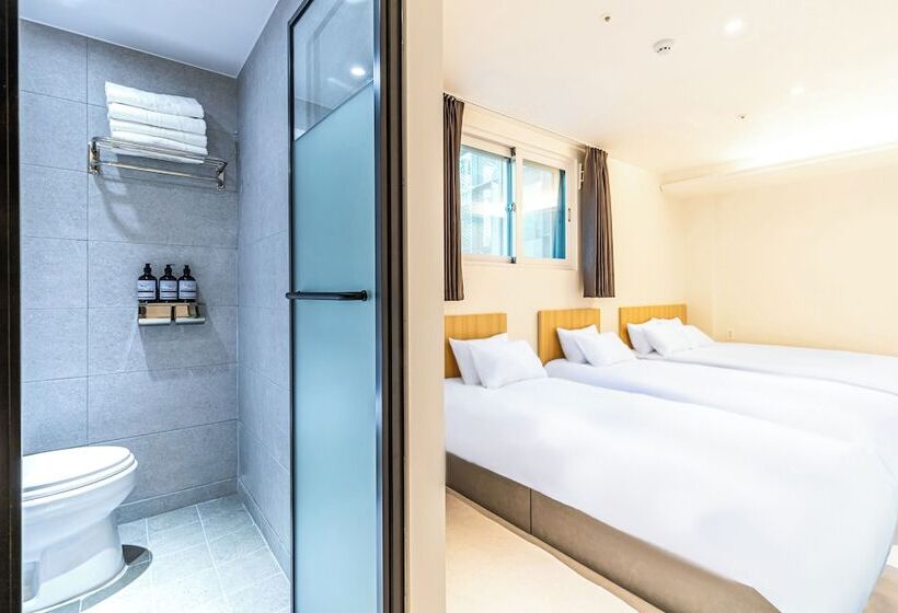 Quarto Triplo Deluxe, U Stay Myeongdong