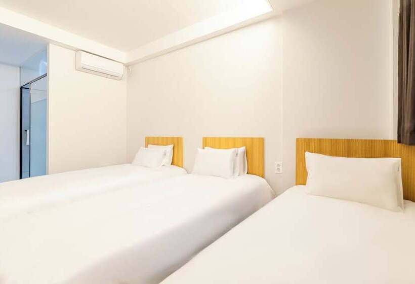 Quarto Triplo Estandar, U Stay Myeongdong