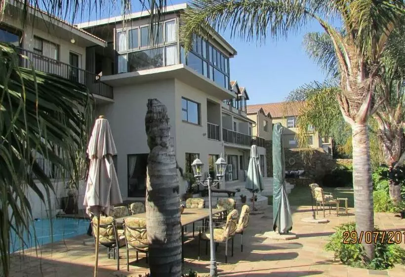 キングサイズベッドのスタンダードルーム, La Dolce Vita Guest House
