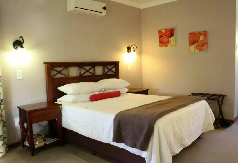 اتاق لوکس, The Jays Guest House