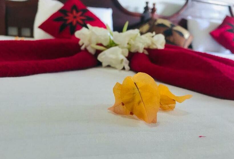 带大床的标准间, La Breeze