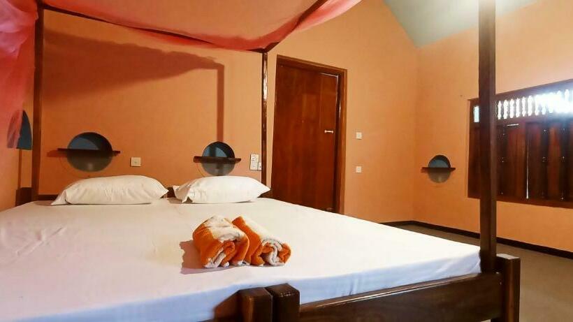 带大床的标准间, La Breeze