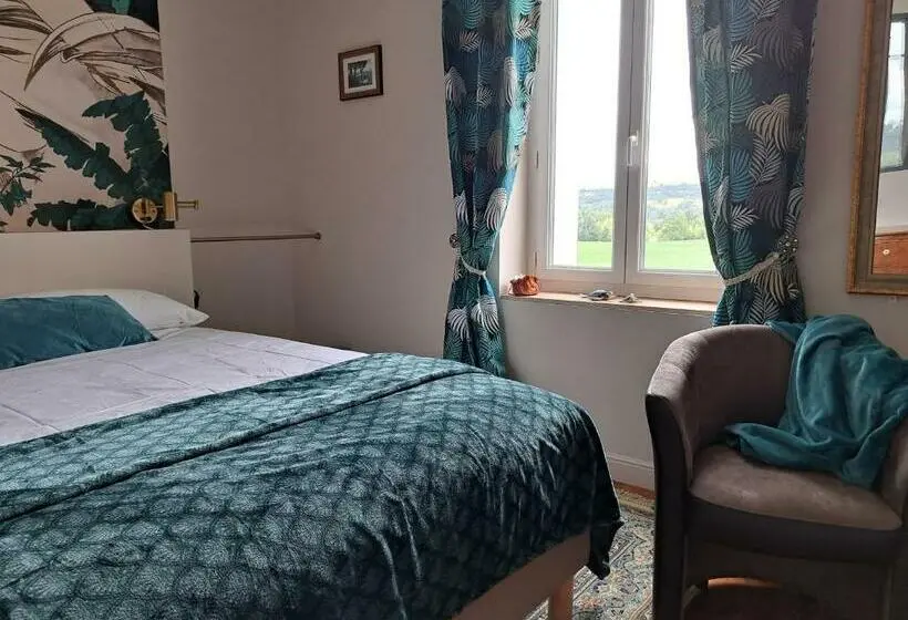 Standard-huone, Au Milieu Coule La Garonne