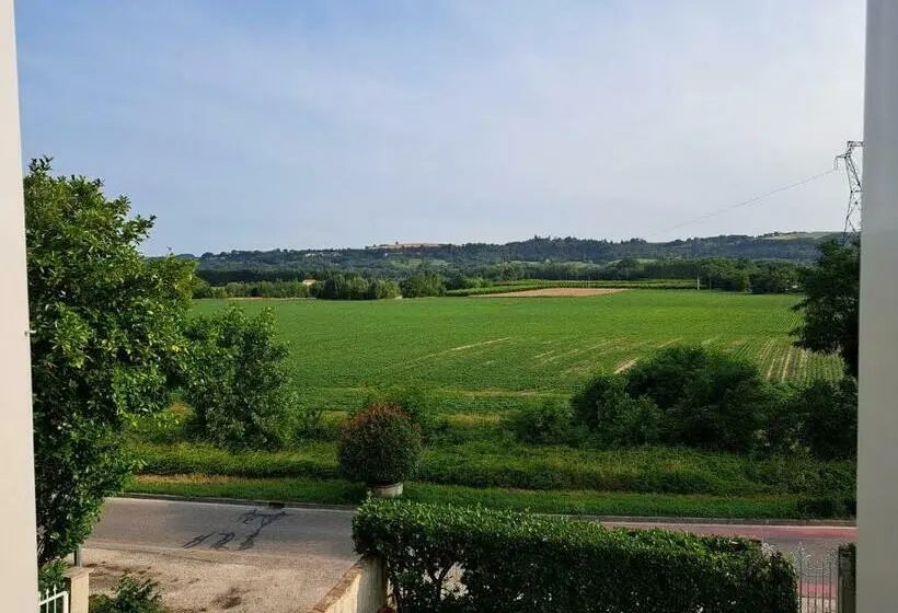 Standard-huone, Au Milieu Coule La Garonne