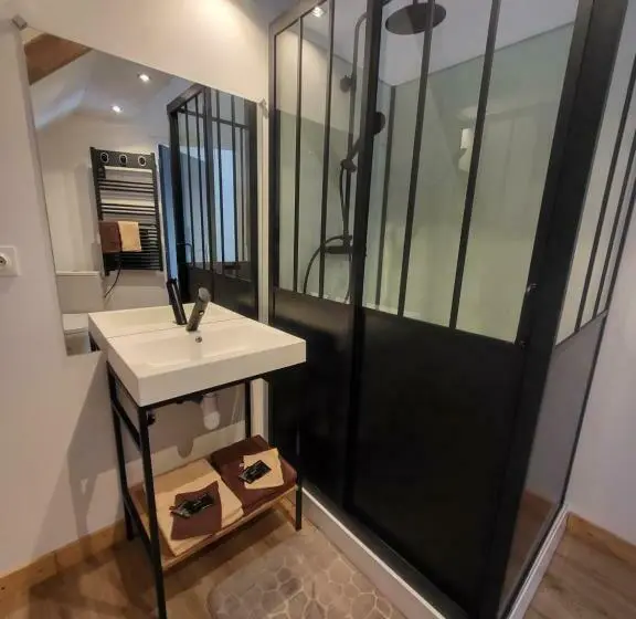 デラックスルーム, Chambres D Hôtes Le Galouray