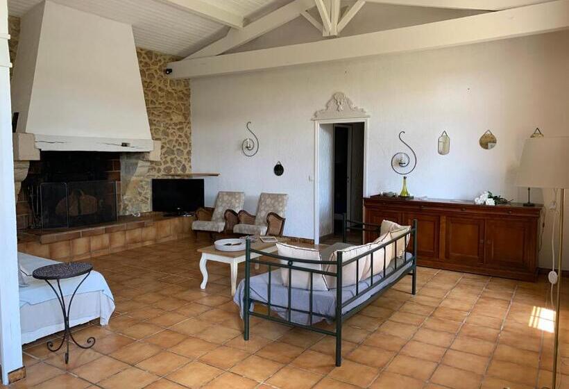 جناح عائلي, Domaine De Bellevue