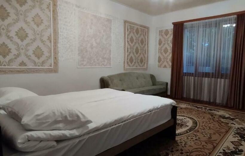 غرفة قياسية ثلاثية, Sanahin Old&new