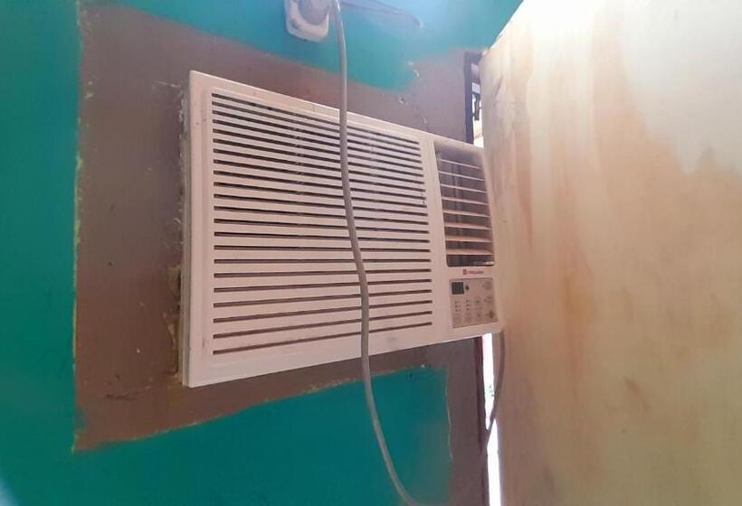 غرفة عائلية, Hostel Loli