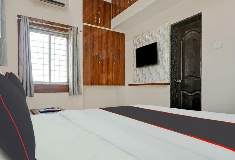 Трехместный Номер Классика, Collection O Hotel Pachratna