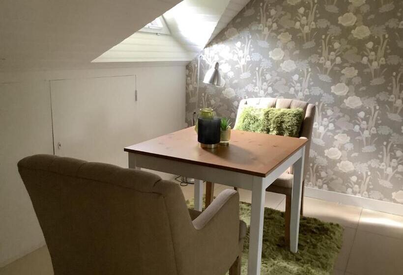 スタンダードルーム, Blanche & Basil