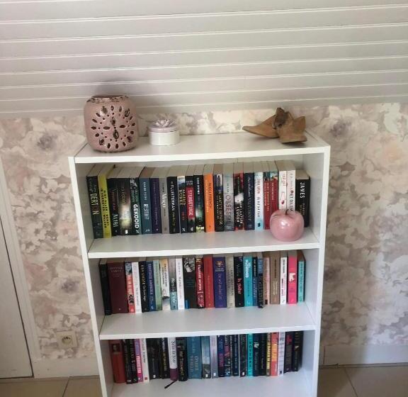 スタンダードルーム, Blanche & Basil