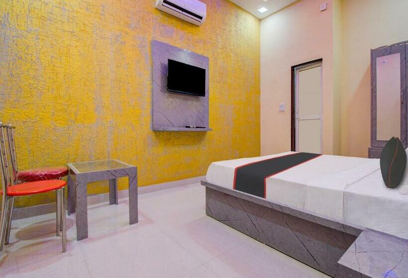 חדר קלאסי לשלושה, Collection O Rj14 Hotel Sanwariya & Resturant