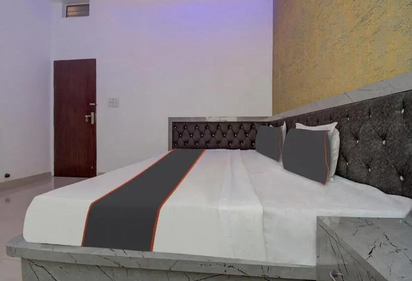 Classic Kolmen Hengen Huone, Collection O Rj14 Hotel Sanwariya & Resturant