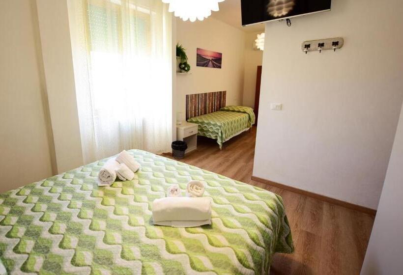 غرفة قياسية ثلاثية, Le Navi