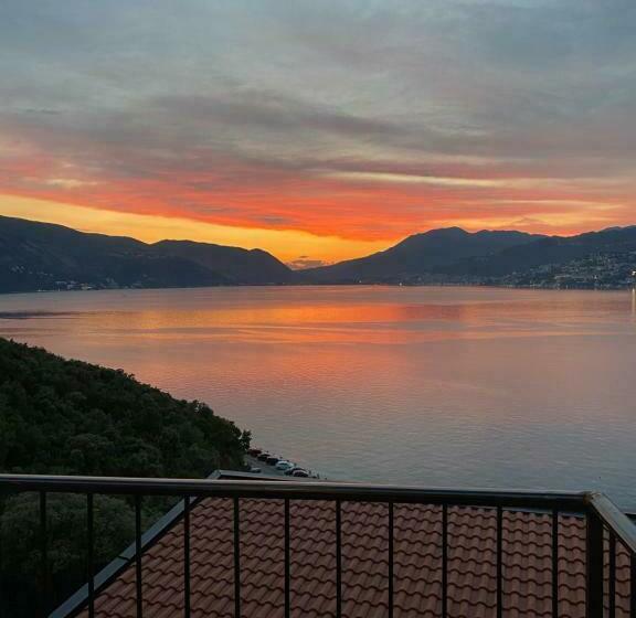 اتاق استاندارد با بالکن و چشم‌انداز دریا, Agape Rose