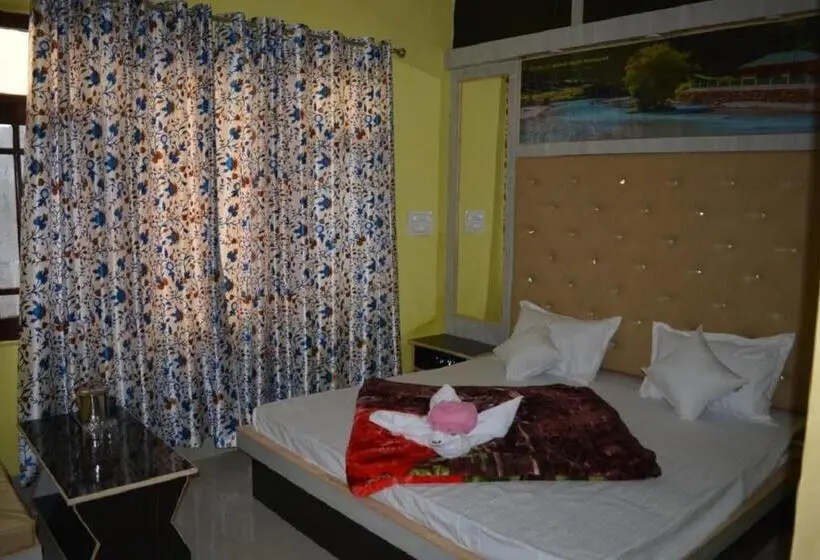 Deluxe-huone, Goroomgo Nice One Palace Srinagar