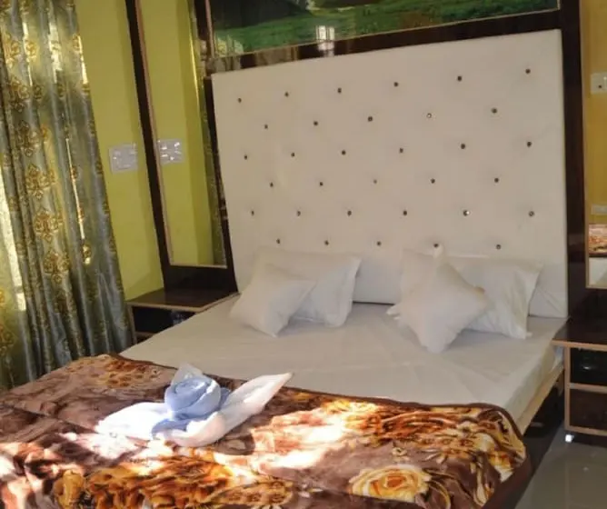 Deluxe-huone, Goroomgo Nice One Palace Srinagar