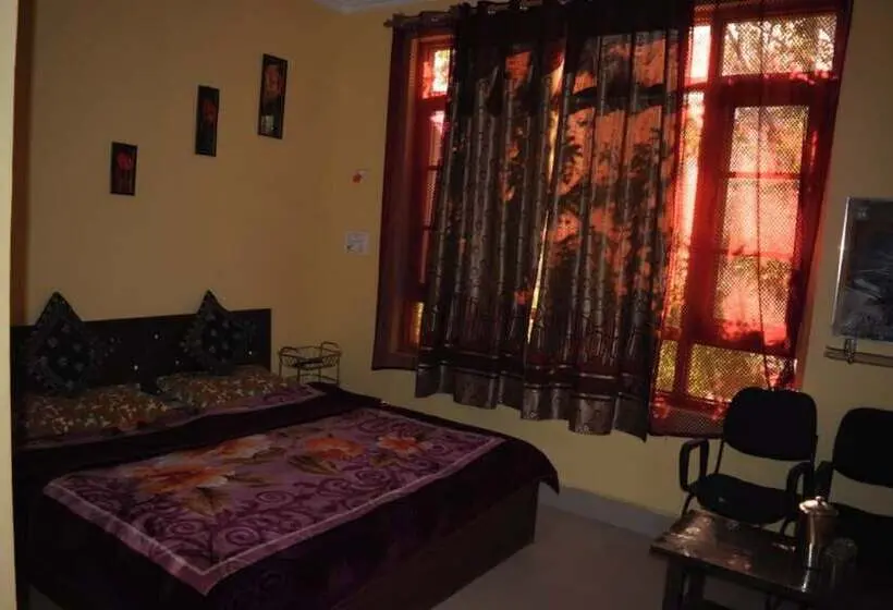 Standard-huone, Goroomgo Nice One Palace Srinagar