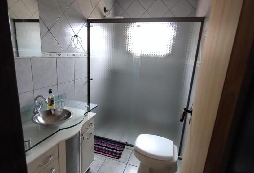 스위트, Mandallah Hostel