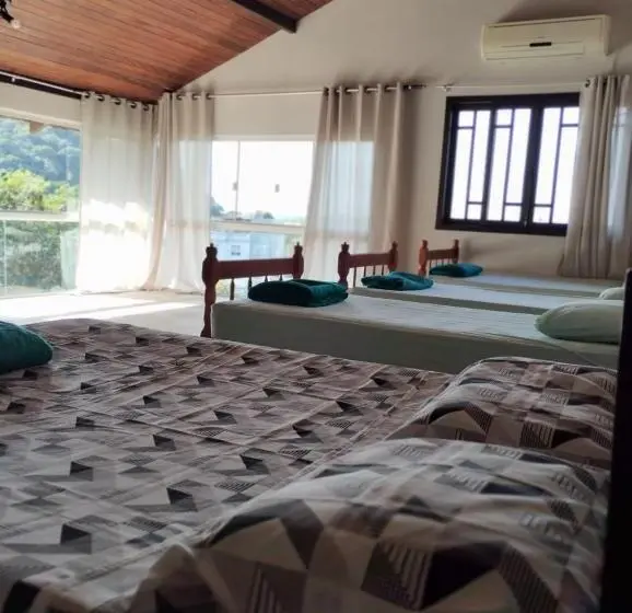 تختخواب در اتاق مشترک, Mandallah Hostel