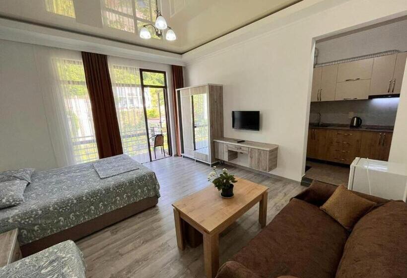 اتاق استاندارد سه تخته با بالکن, Garden In Gonio Matata Motsikulis 58