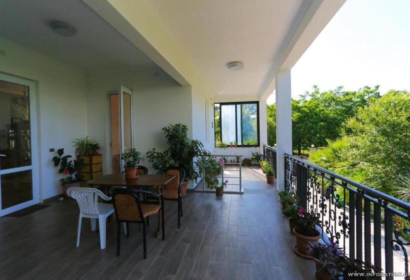 اتاق استاندارد سه تخته با بالکن, Garden In Gonio Matata Motsikulis 58