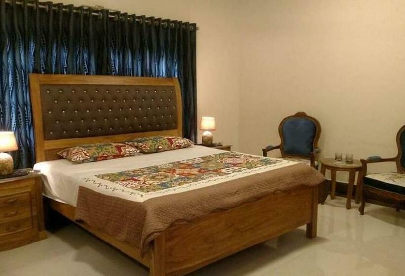 اتاق لوکس, Inn Karachi