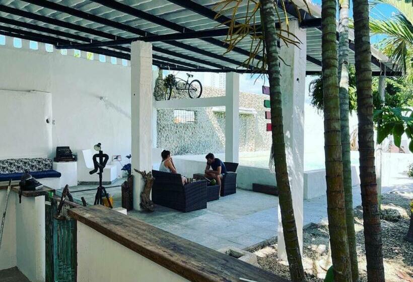 Номер Стандарт Трехместный, Room In Lodge   Tr A3d Hostel Room Near Castillo San Felipe With Pool And Wifi