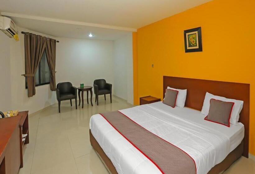 سوییت لوکس, Townhouse Oak Hotel Fiducia Pasar Minggu