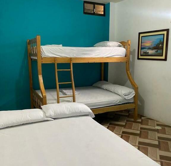 اتاق استاندارد سه نفره, Ufo Rooms