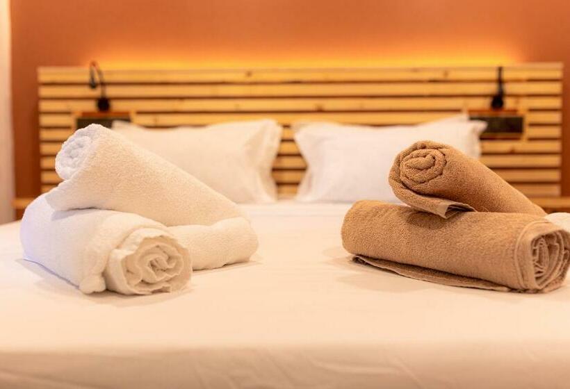 اتاق لوکس با بالکن, Captal Island Villa