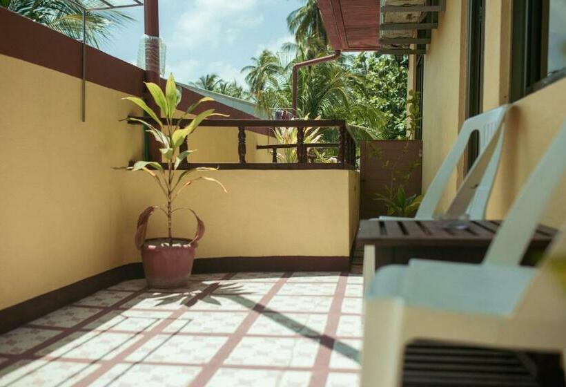 اتاق لوکس با بالکن, Captal Island Villa