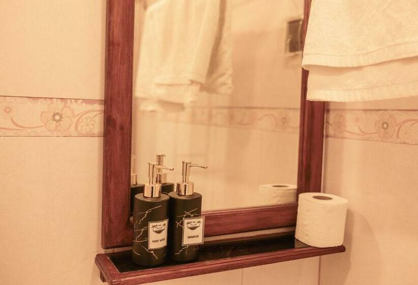 اتاق لوکس با بالکن, Captal Island Villa