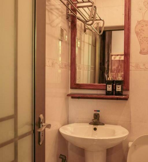 اتاق خانوادگی, Captal Island Villa