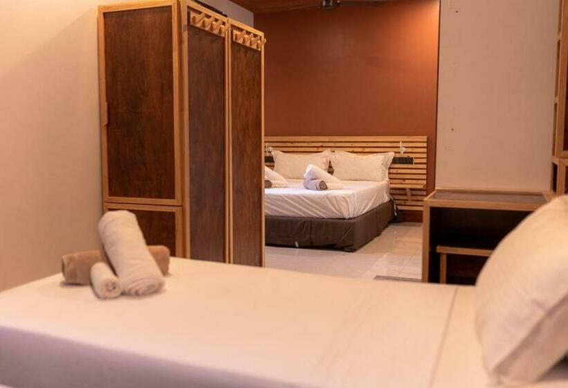 اتاق استاندارد چهارنفره با بالکن, Captal Island Villa