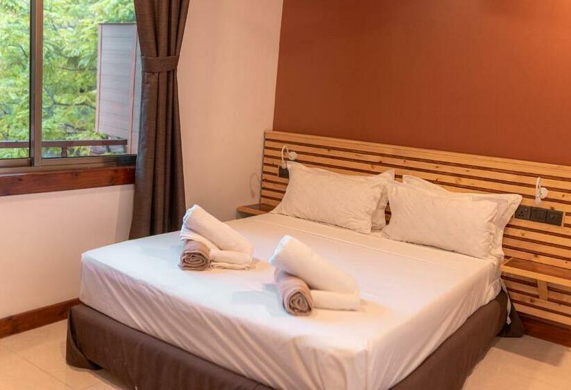اتاق استاندارد چهارنفره با بالکن, Captal Island Villa