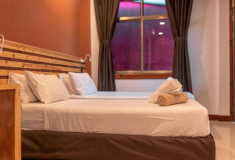 اتاق استاندارد چهارنفره با بالکن, Captal Island Villa