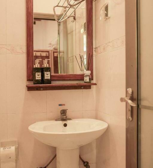 اتاق استاندارد چهارنفره با بالکن, Captal Island Villa