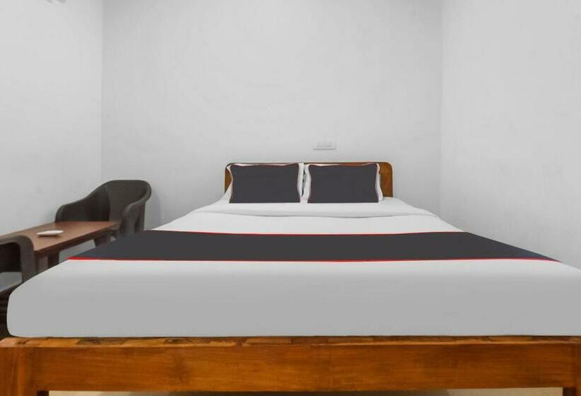 חדר קלאסי לשלושה, Collection O Ashwem Beach Side Stay