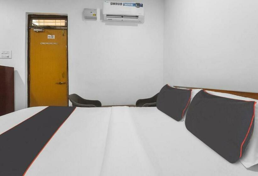 חדר קלאסי לשלושה, Collection O Ashwem Beach Side Stay