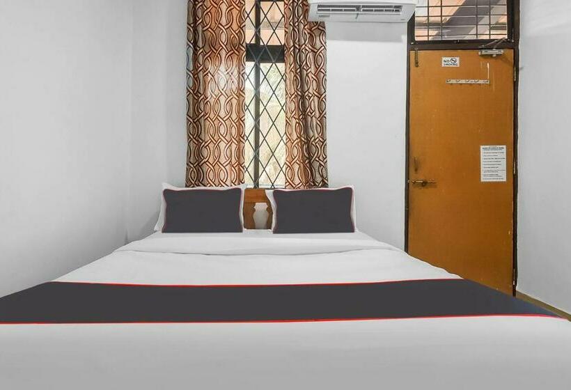 חדר קלאסי לשלושה, Collection O Ashwem Beach Side Stay