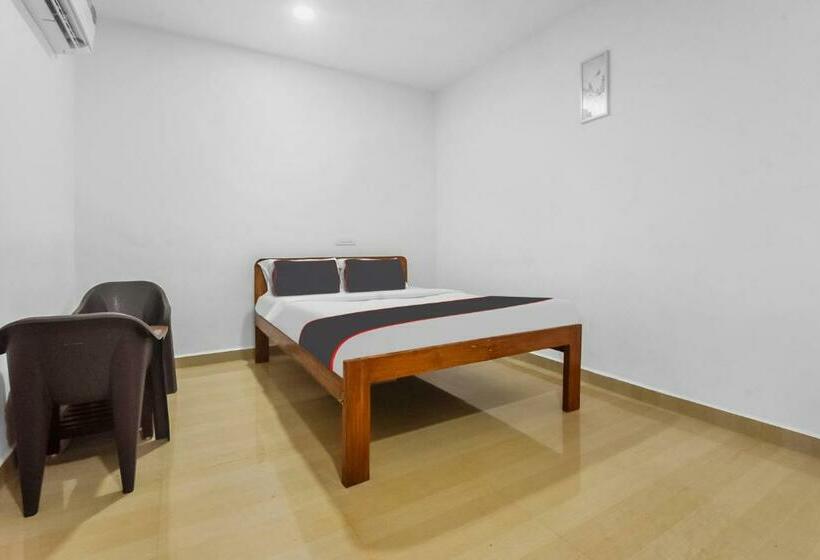 חדר קלאסי לשלושה, Collection O Ashwem Beach Side Stay