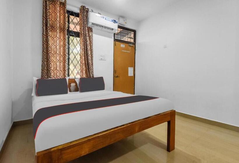 חדר קלאסי לשלושה, Collection O Ashwem Beach Side Stay