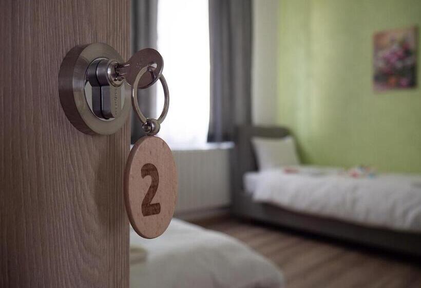 اتاق استاندارد, Rezime