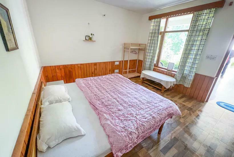 Номер Стандарт Вид на Горы, Eagle Guesthouse