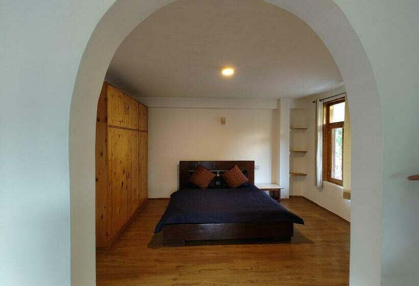 家庭工作室, Eagle Guesthouse