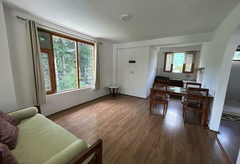 家庭工作室, Eagle Guesthouse