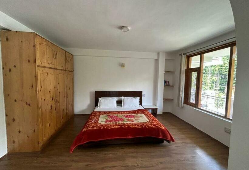 家庭工作室, Eagle Guesthouse