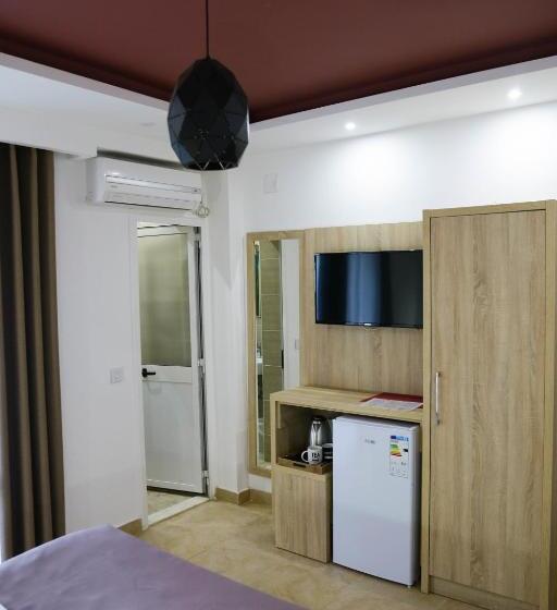 اتاق لوکس, La Hacienda