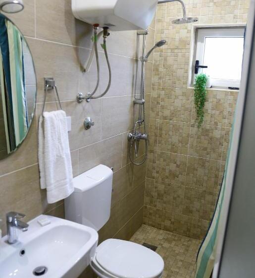 اتاق لوکس, La Hacienda